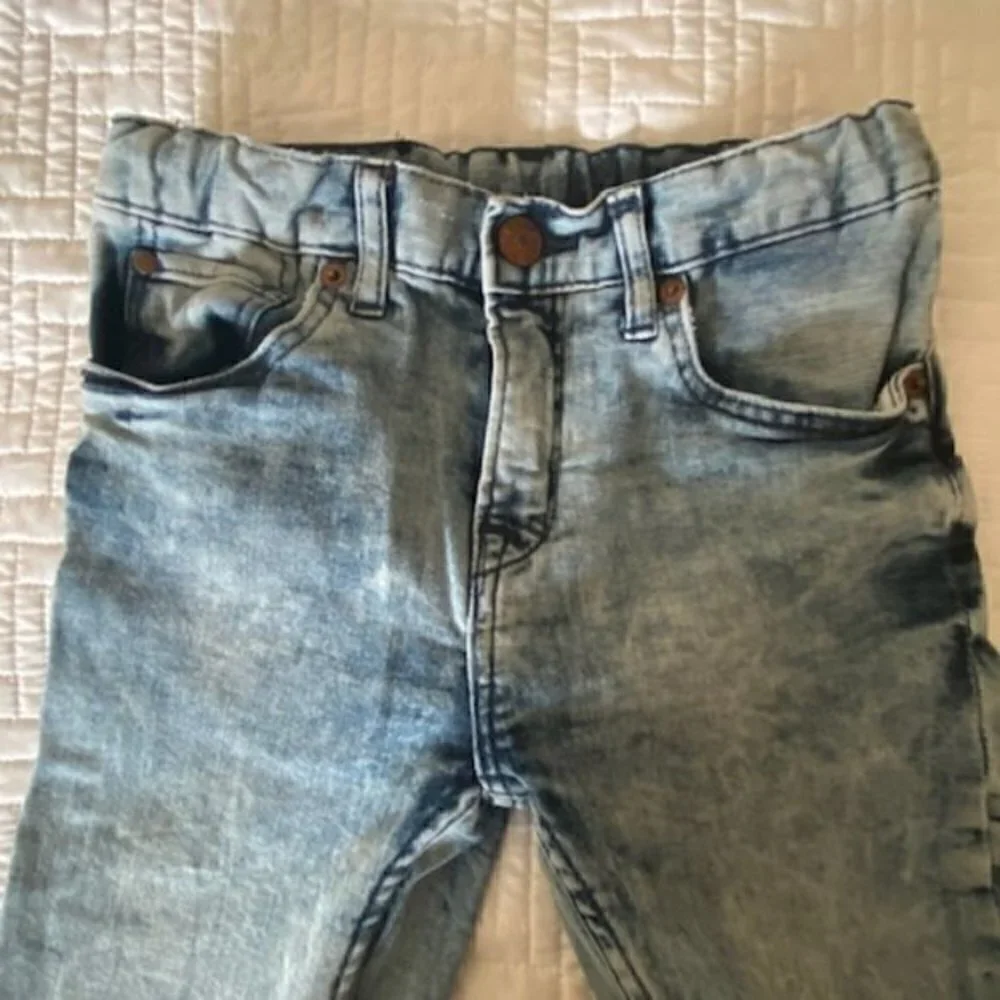 3 PIECE LOT OF GAP, H&M, AND AMERICAN APPAREL